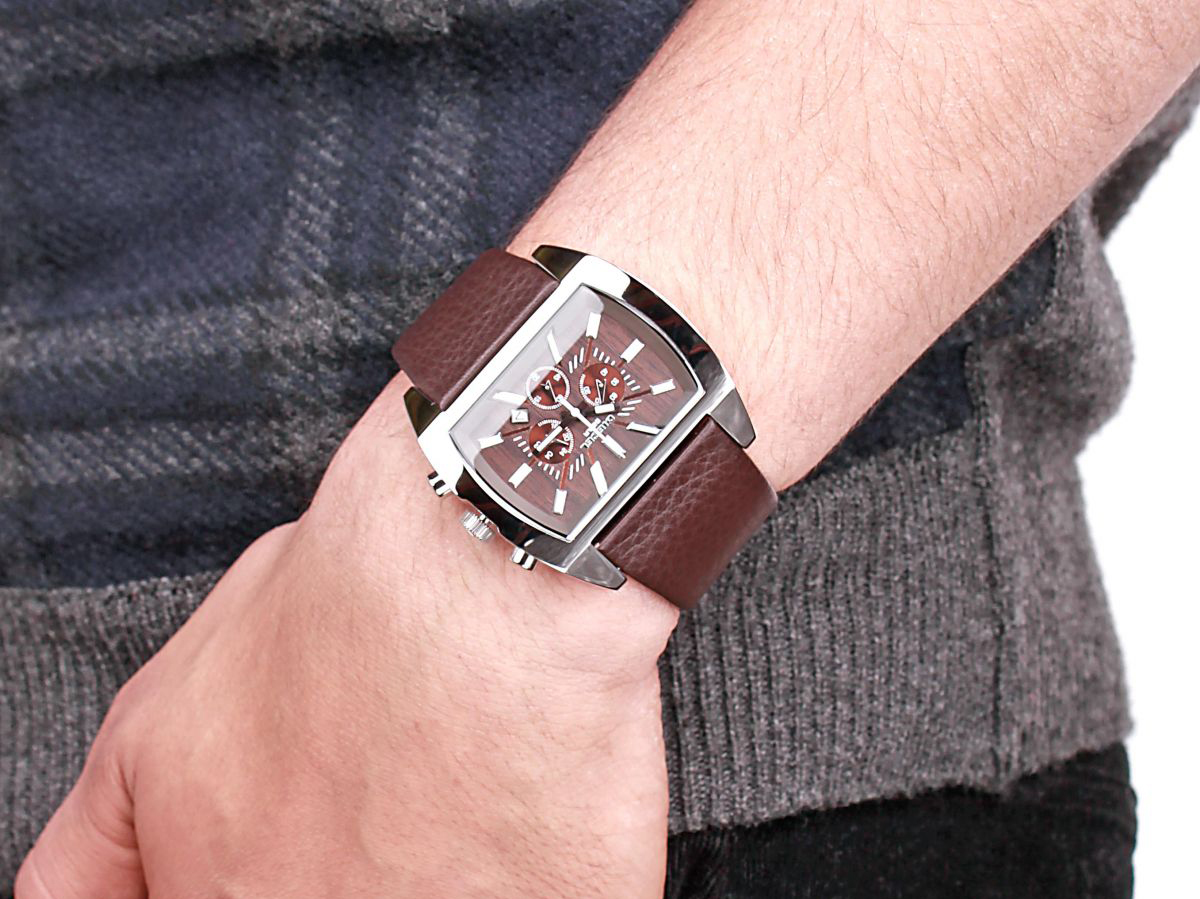 Diesel ディーゼル 四角い腕時計を男性にプレゼントするなら 大切な男性に腕時計をプレゼントしてみませんか